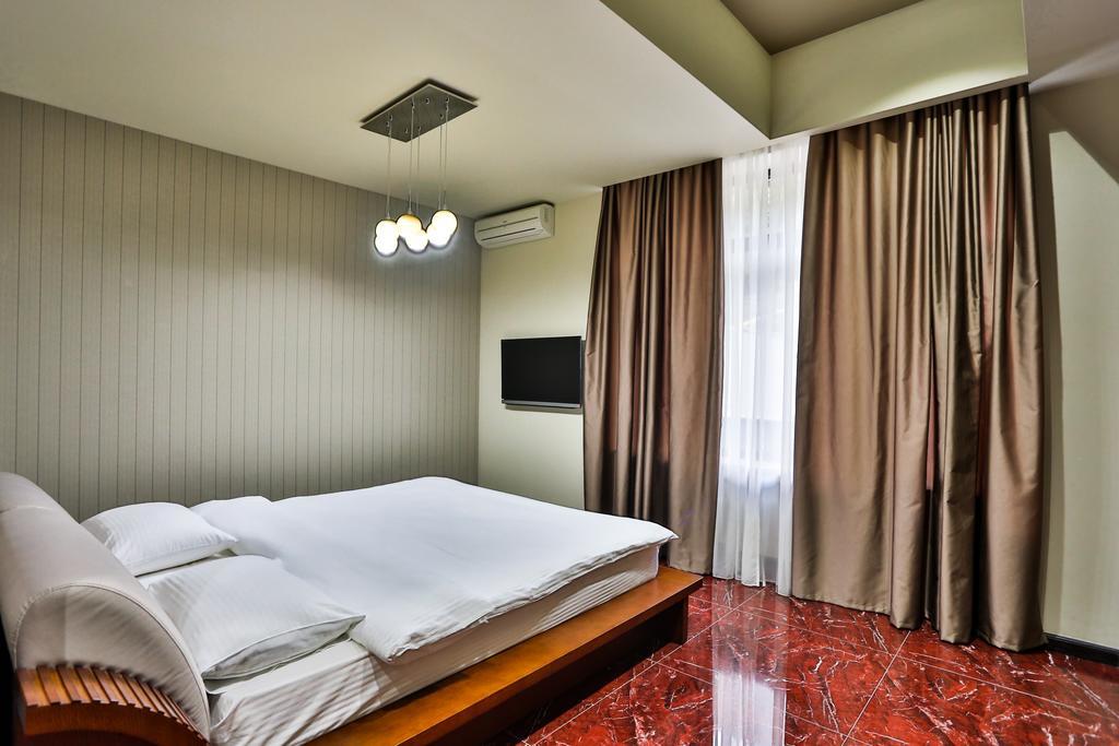 Ibiza Hotel&Spa Ереван Екстериор снимка