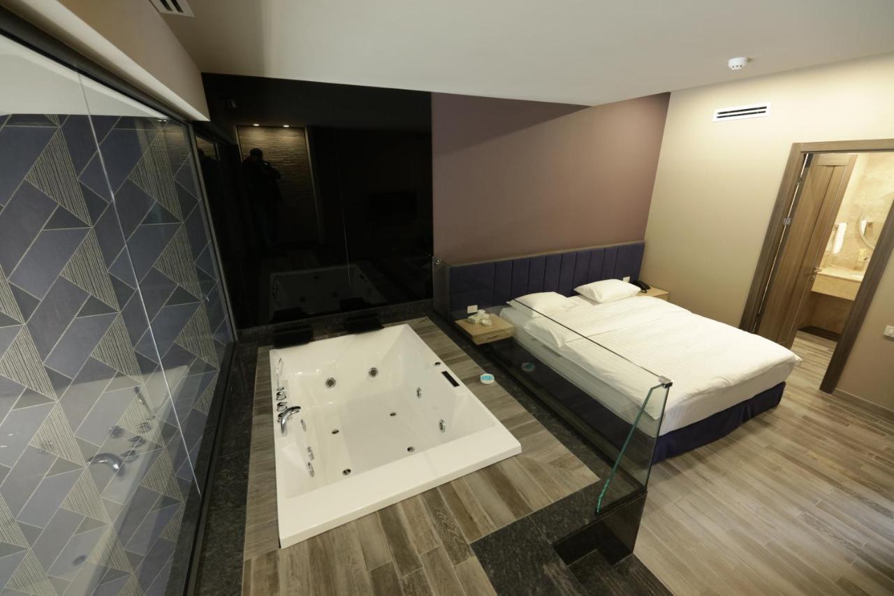 Ibiza Hotel&Spa Ереван Екстериор снимка